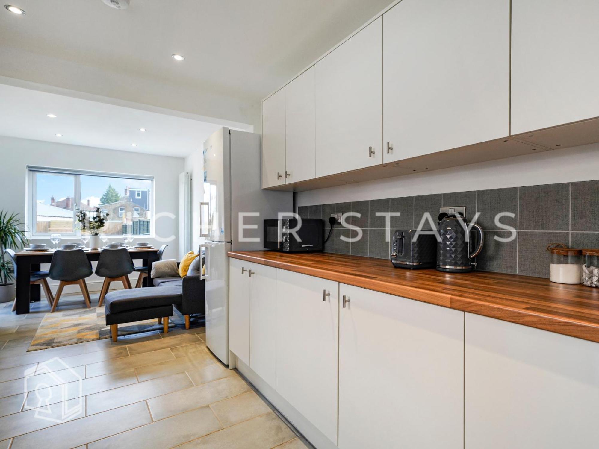 Watford Large 5Br Home - Contractors & Families エクステリア 写真